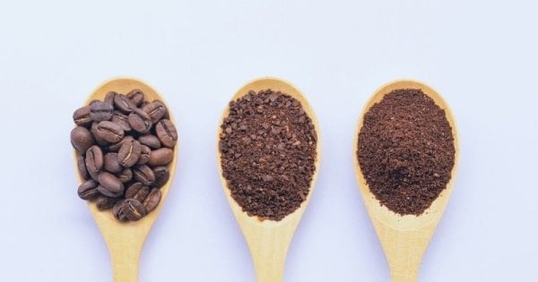 Grinding coffee - from fine espresso to coarse cowboy coffee