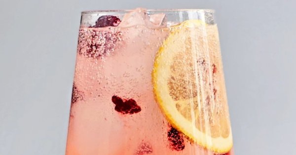 Espumoso de ruibarbo y frambuesas