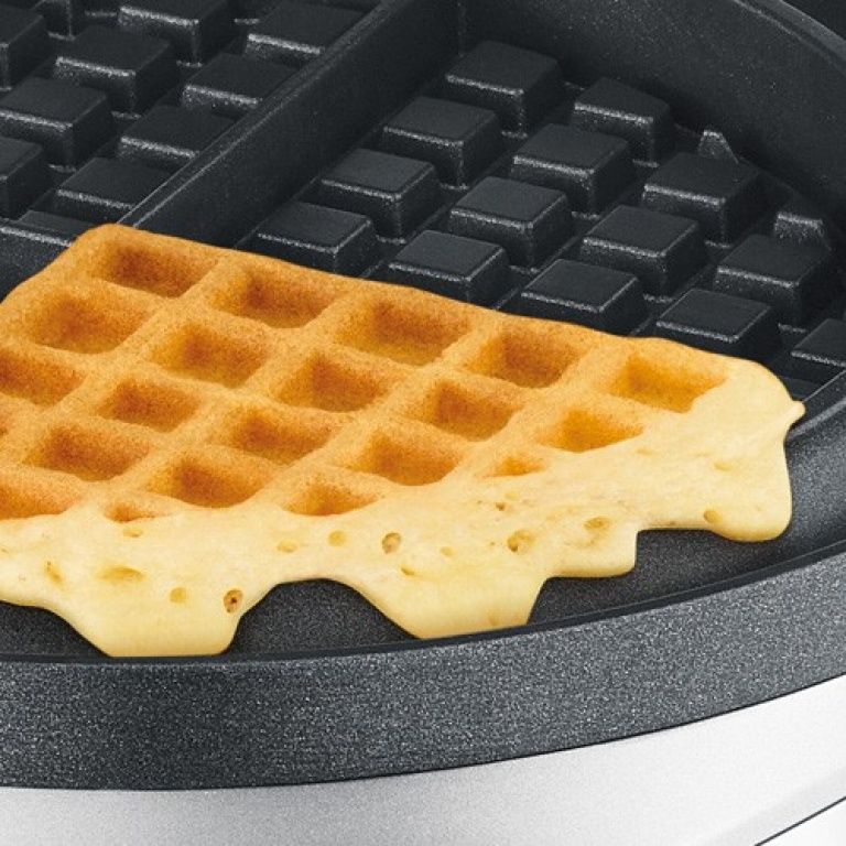 Sage NoMess Waffle Maker Crema