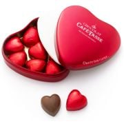 Café-Tasse Chocolate Hearts In Red Metal Box 115 g